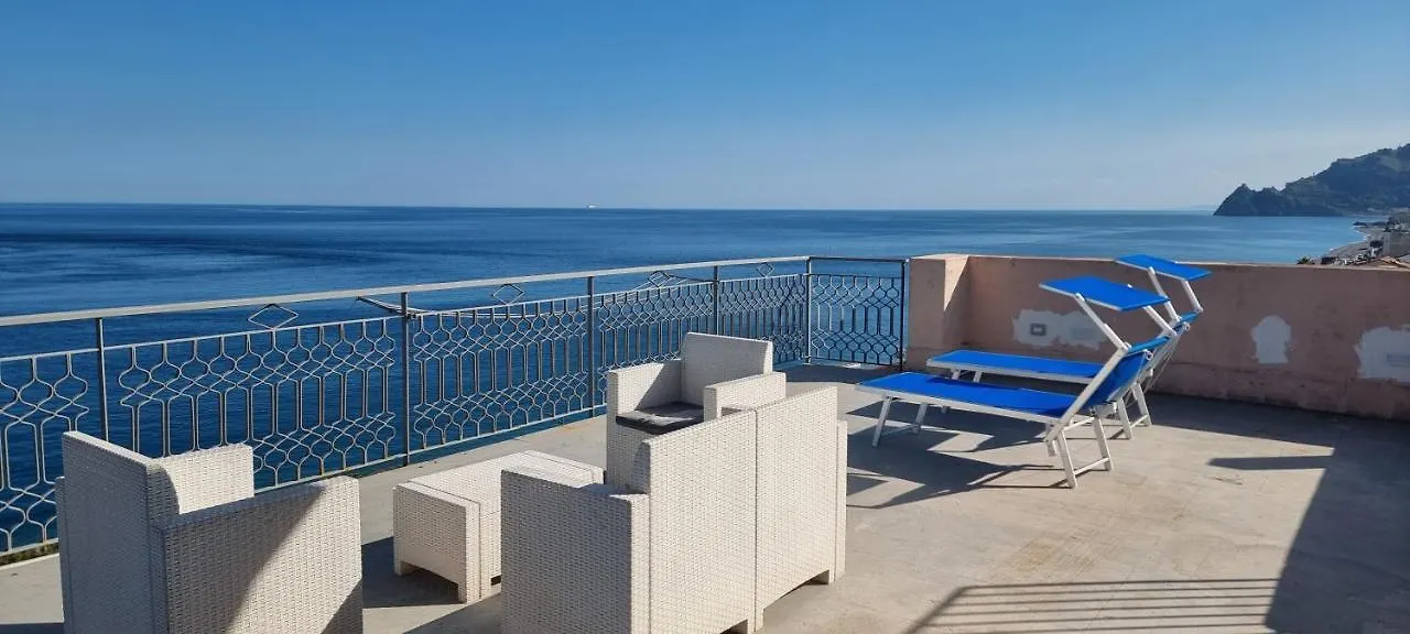Cleopatra Apartment Santa Teresa Di Riva